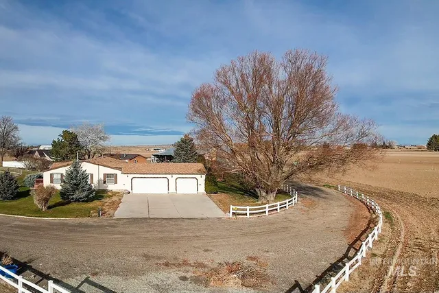 $425,000 | 70 North 750 West, Paul, ID 83347