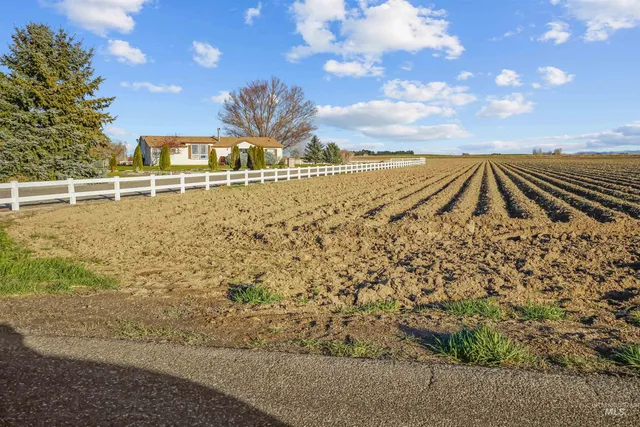 $425,000 | 70 North 750 West, Paul, ID 83347