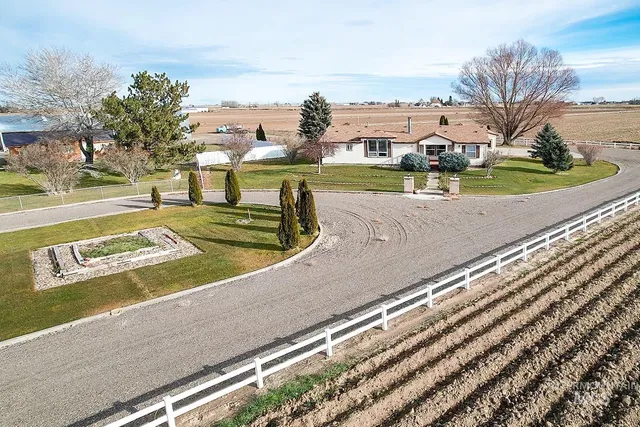 $425,000 | 70 North 750 West, Paul, ID 83347