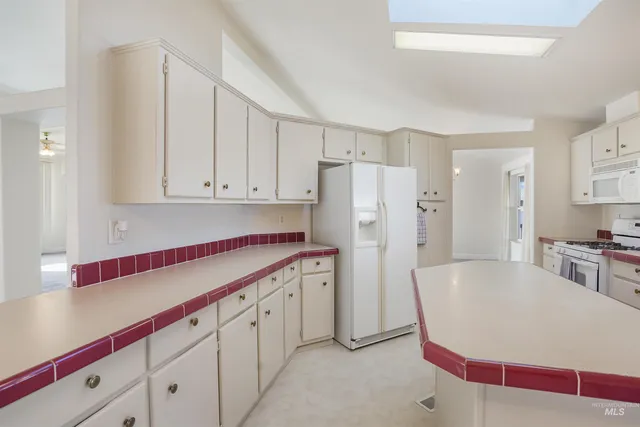 $425,000 | 70 North 750 West, Paul, ID 83347