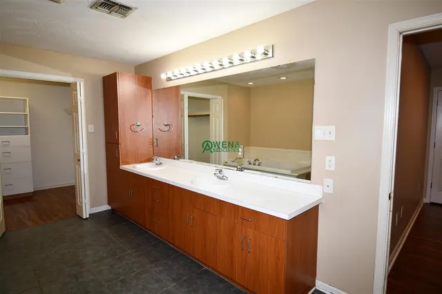 $1,150 | 604 Derouen Street, Lake Charles, LA 70607