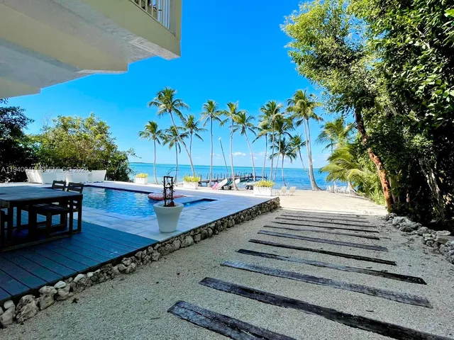 $18,000 | 96180 Overseas Highway, Unit 1, Key Largo, FL 33037