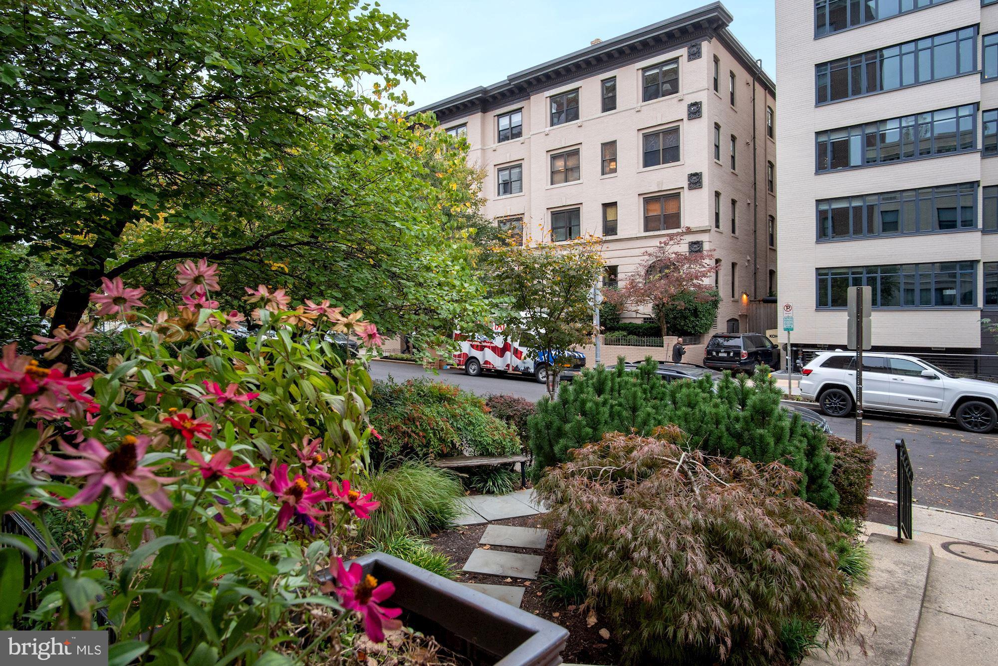 2145 California Street Northwest, Unit 201 Washington, DC 20008 - Photo 23 of 30 Front garden with sitting area