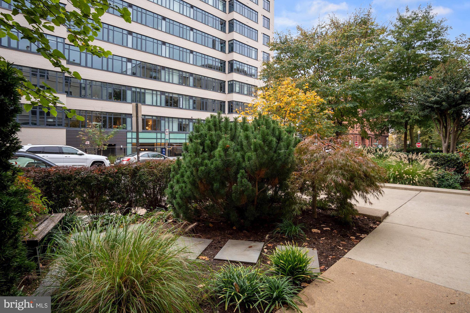 2145 California Street Northwest, Unit 201 Washington, DC 20008 - Photo 24 of 30 Front garden with sitting area