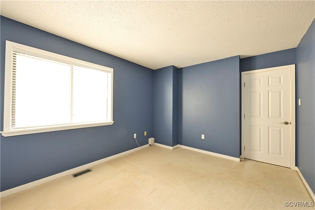 6610 Glebe Point Road Chesterfield, VA 23838 - Photo 18 of 36 a view of a room with a natural light