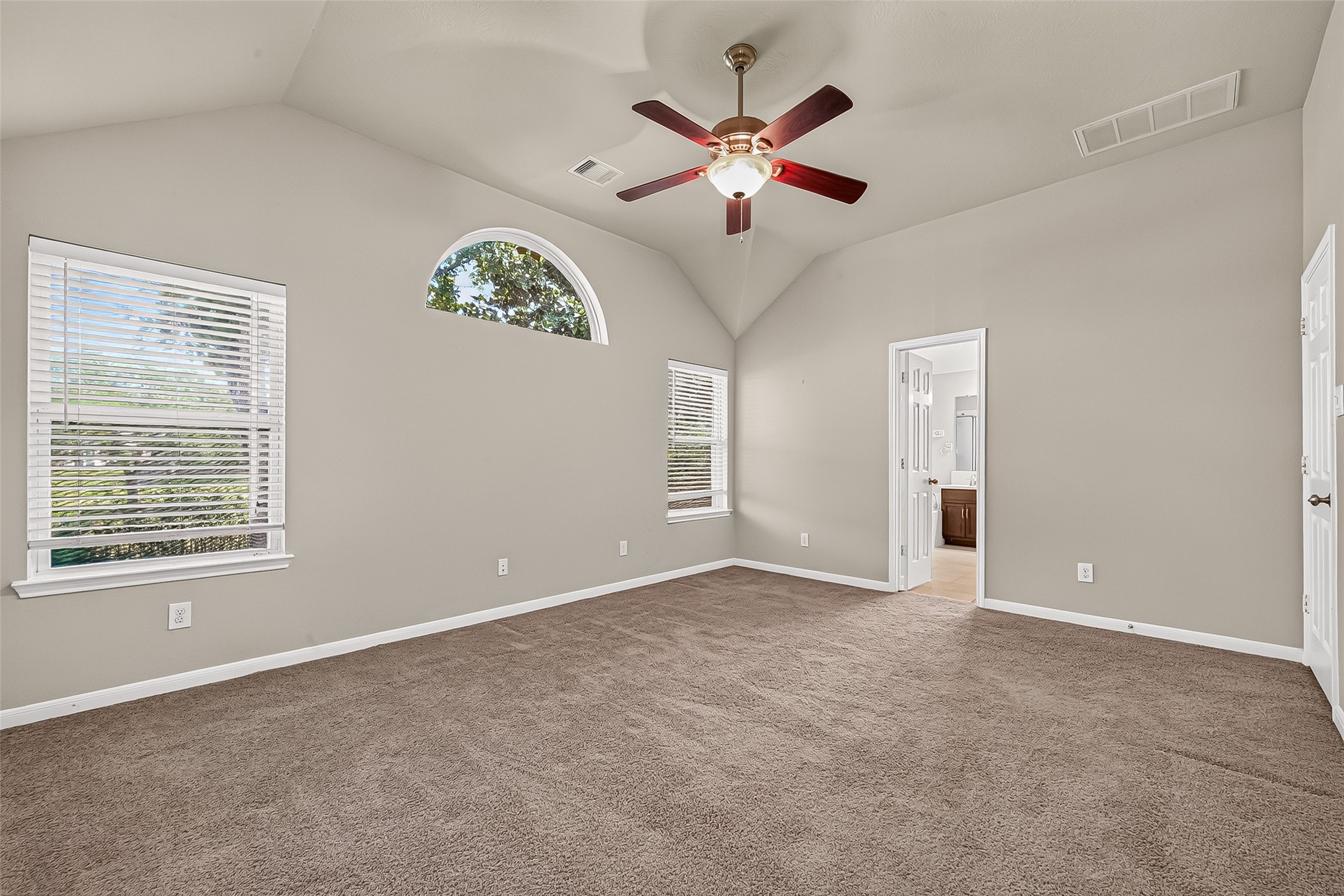 2014 Foxgate Drive Rosenberg, TX 77471 - Photo 16 of 24 Additional View of Primary Bedroom
