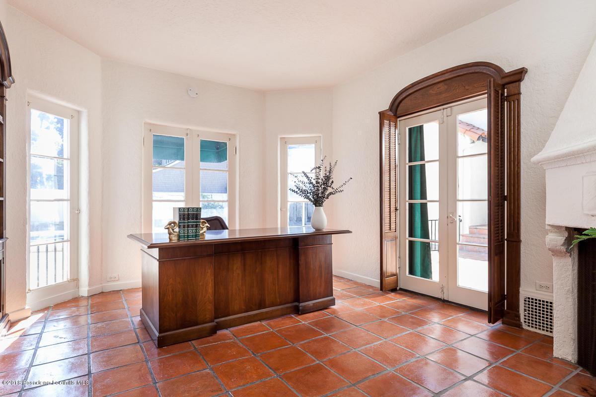 700 South Orange Grove Boulevard Pasadena, CA 91105 - Photo 18 of 50 a view of a room with a large windows