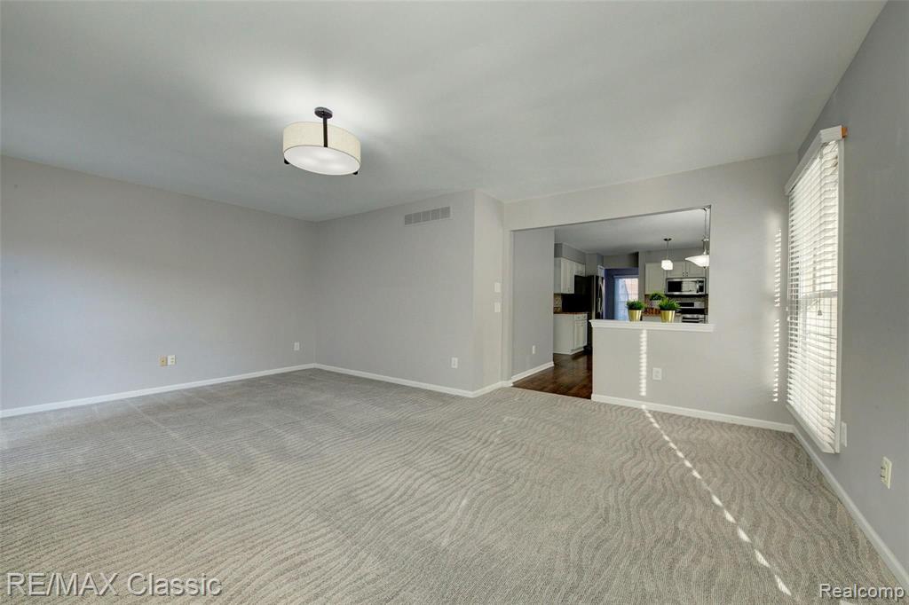 1014 Pointe Pl Boulevard Rochester, MI 48307 - Photo 40 of 80