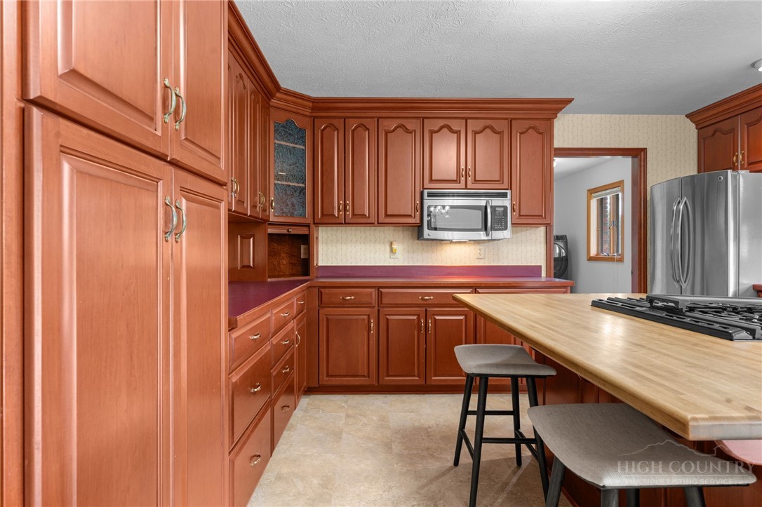 1701 Nc Highway Crumpler, NC 28617 - Photo 25 of 50