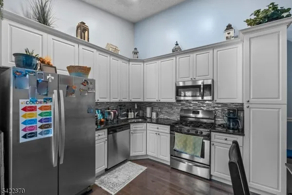 $2,600 | 9 Ruby Court, Franklin Park, NJ 08823