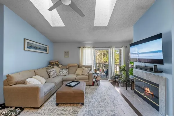 $2,600 | 9 Ruby Court, Franklin Park, NJ 08823