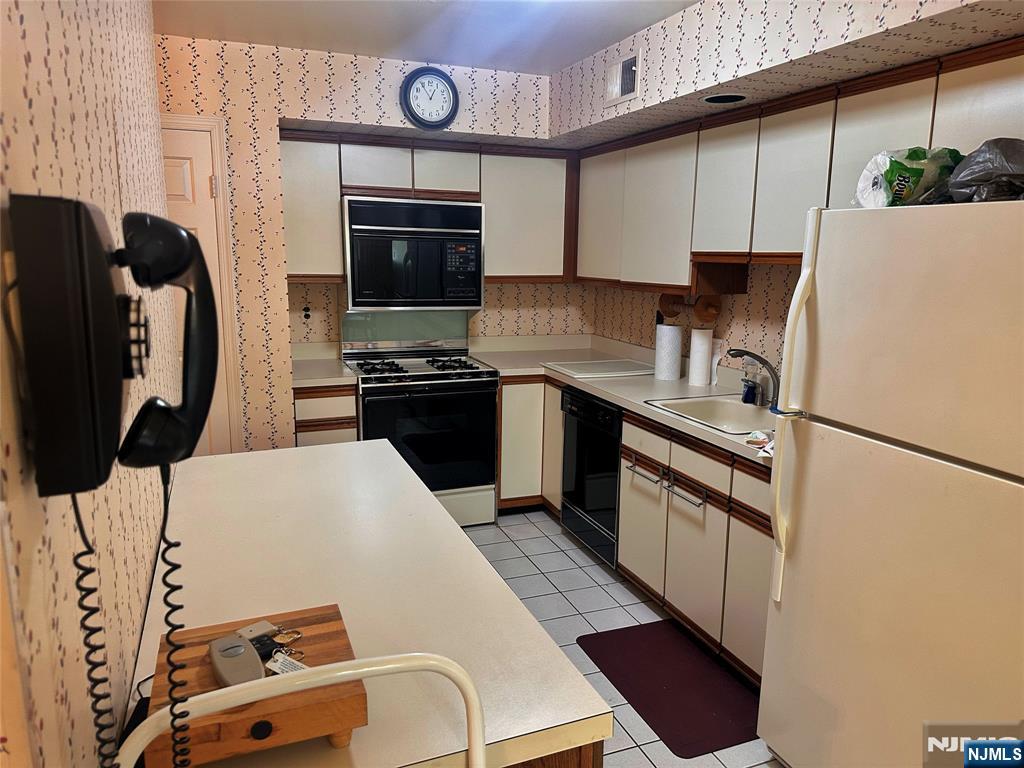 10 Matthew Road Wayne, NJ 07470 - Photo 15 of 41 Gallery Image 15
