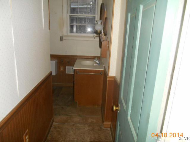4250 Tank Farm Road Emmaus, PA 18049 - Photo 7 of 23 Gallery Image 7