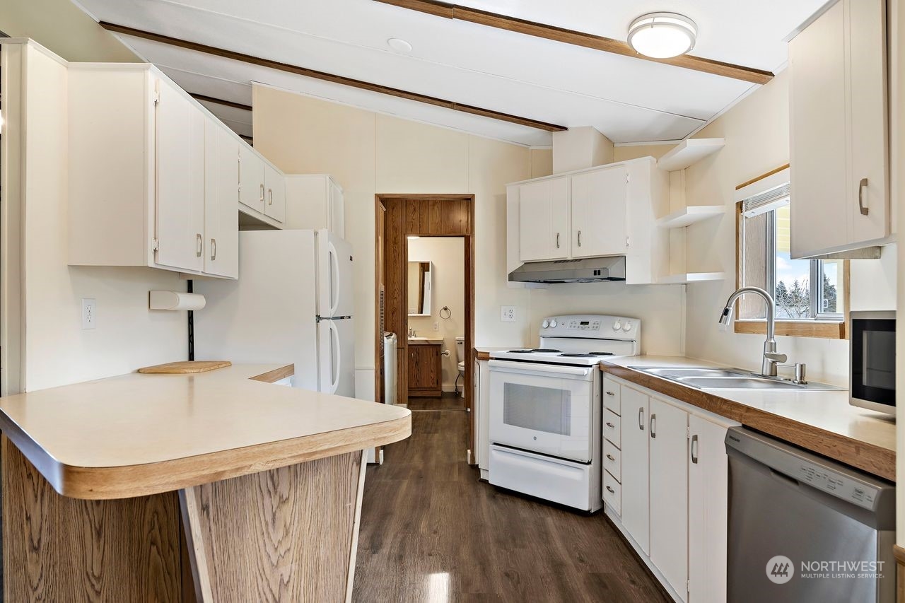 15903 State Street Snohomish, WA 98296 - Photo 6 of 31