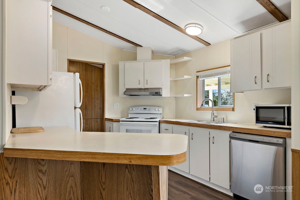 15903 State Street Snohomish, WA 98296 - Photo 7 of 31