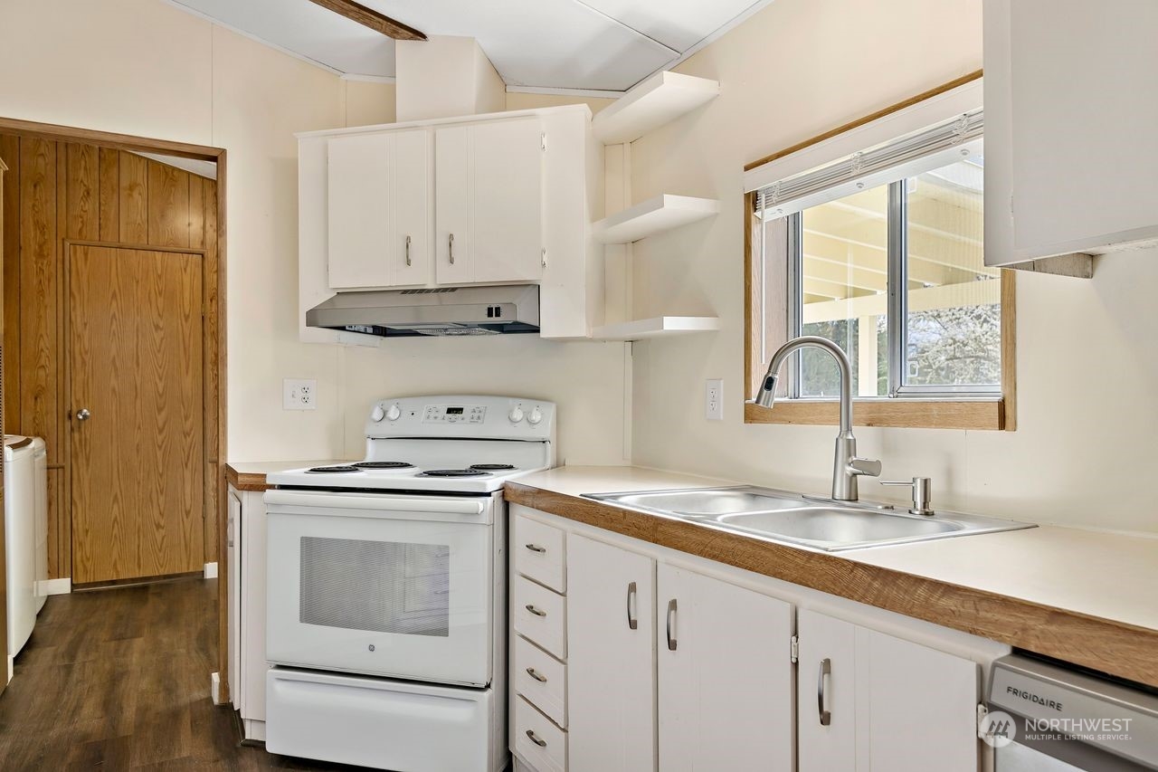 15903 State Street Snohomish, WA 98296 - Photo 8 of 31