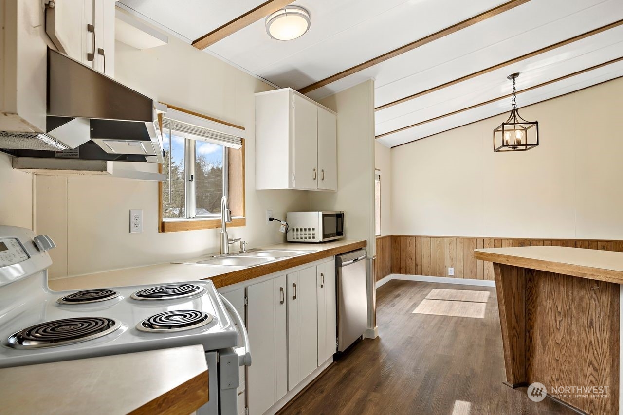 15903 State Street Snohomish, WA 98296 - Photo 10 of 31