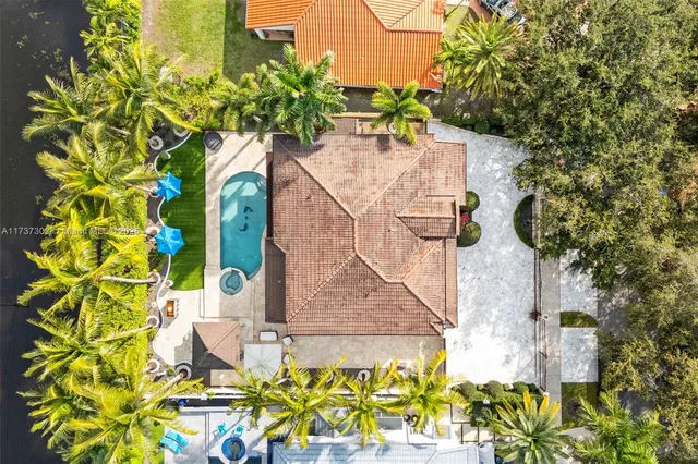 $1,250,000 | 16801 Northwest 77th Place, Miami Lakes, FL 33016