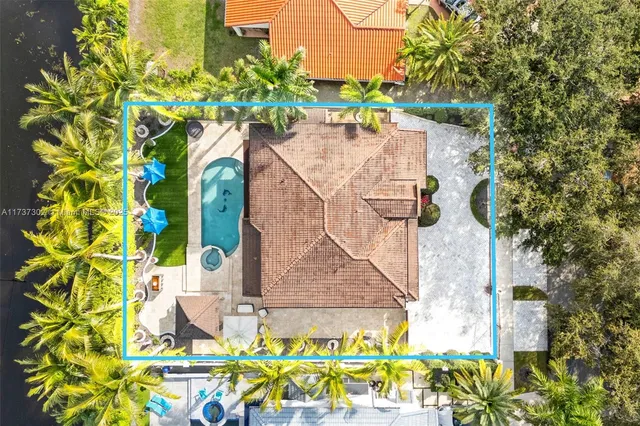 $1,250,000 | 16801 Northwest 77th Place, Miami Lakes, FL 33016