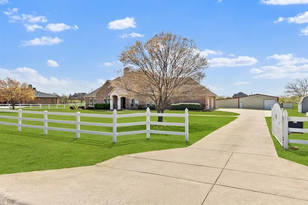 $899,900 | 509 Ridge Country Road, Haslet, TX 76052