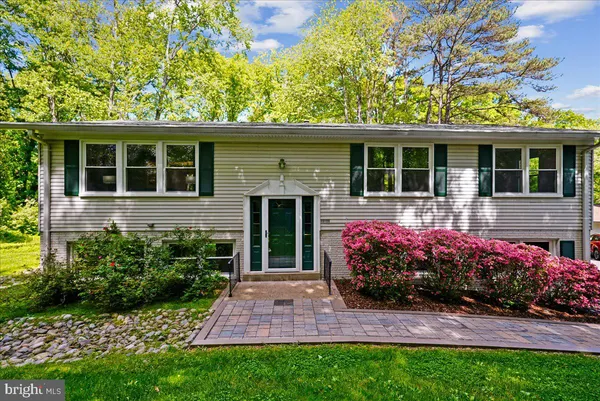$815,000 | 10806 Oldfield Drive, Reston, VA 20191