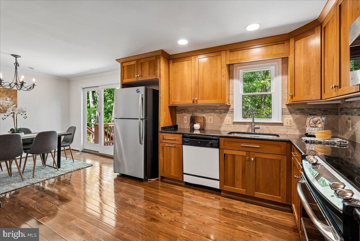 10806 Oldfield Drive Reston, VA 20191 - Photo 14 of 44