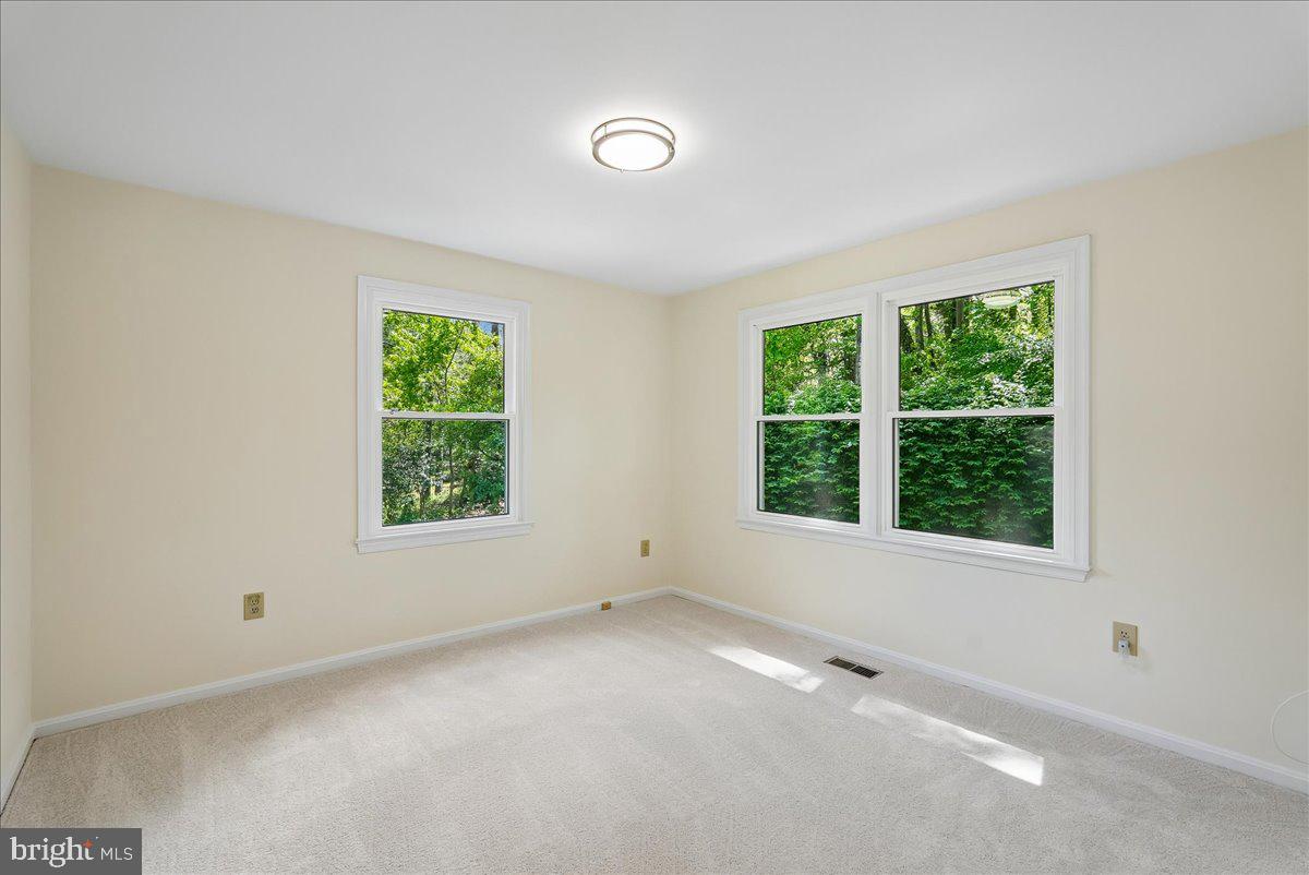10806 Oldfield Drive Reston, VA 20191 - Photo 19 of 44