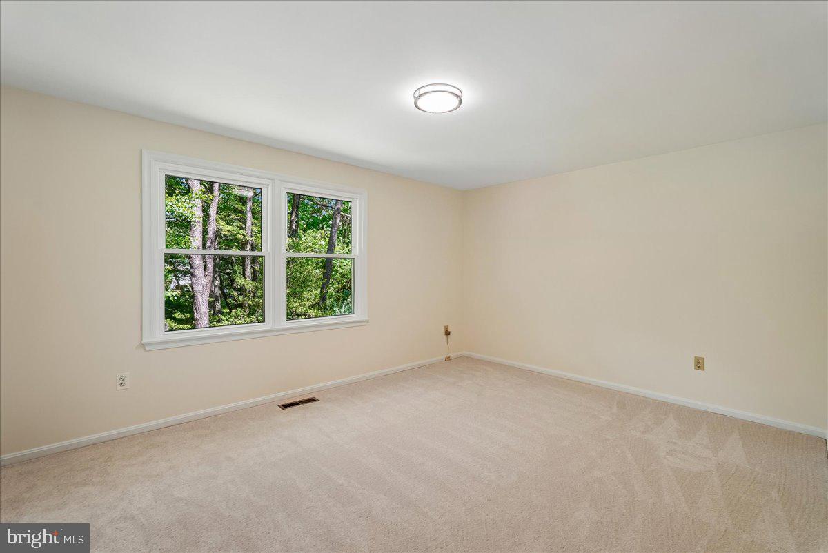 10806 Oldfield Drive Reston, VA 20191 - Photo 23 of 44