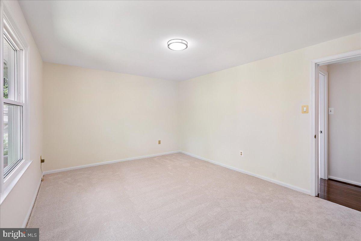 10806 Oldfield Drive Reston, VA 20191 - Photo 26 of 44