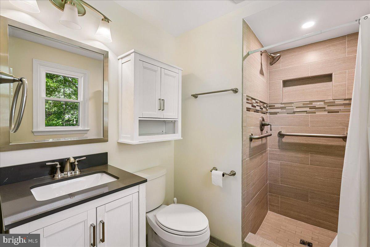 10806 Oldfield Drive Reston, VA 20191 - Photo 28 of 44