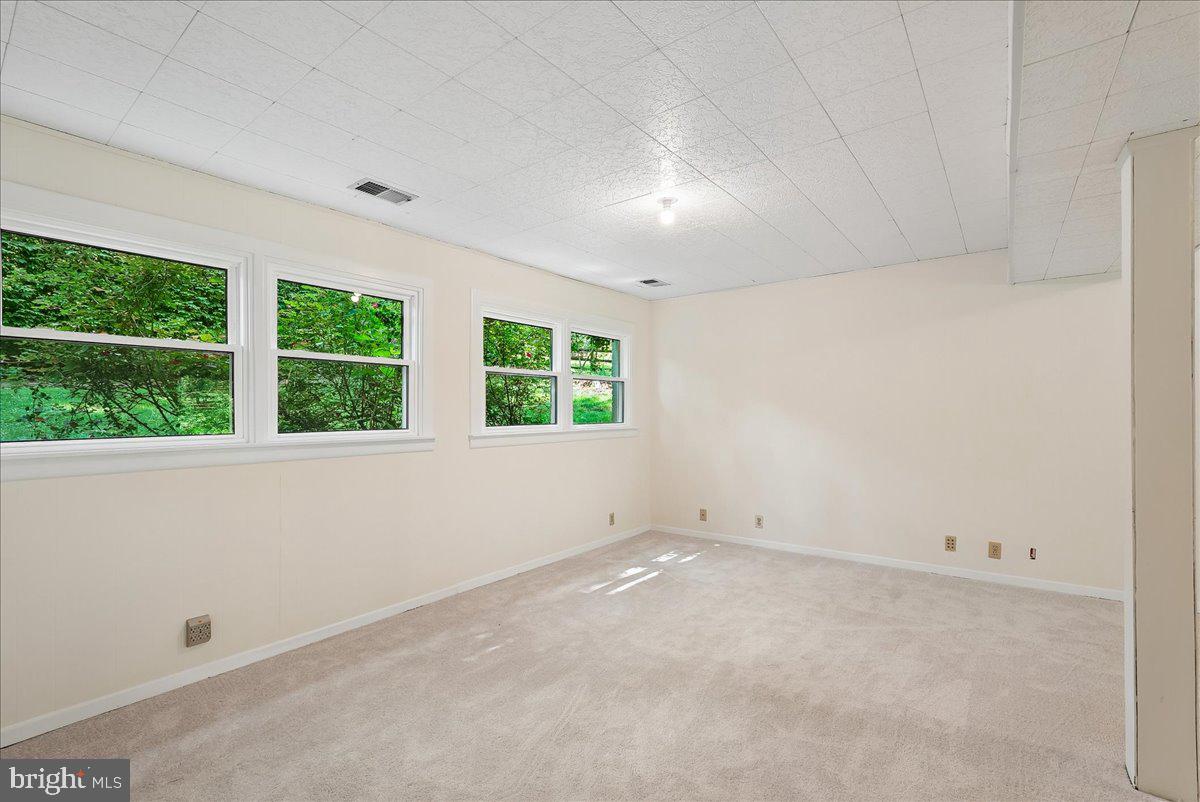 10806 Oldfield Drive Reston, VA 20191 - Photo 29 of 44