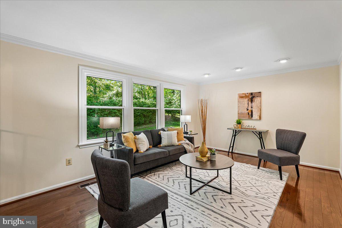 10806 Oldfield Drive Reston, VA 20191 - Photo 3 of 44