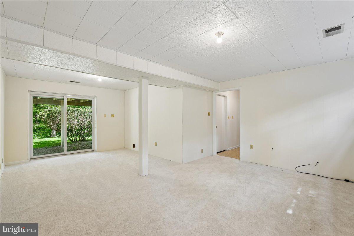 10806 Oldfield Drive Reston, VA 20191 - Photo 31 of 44
