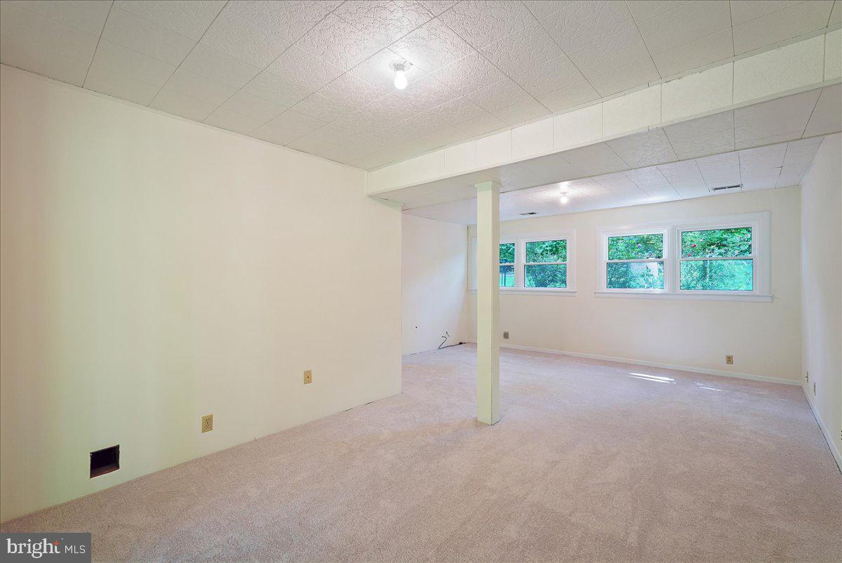 10806 Oldfield Drive Reston, VA 20191 - Photo 32 of 44