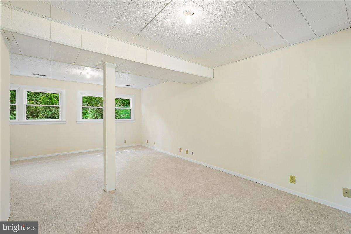 10806 Oldfield Drive Reston, VA 20191 - Photo 33 of 44