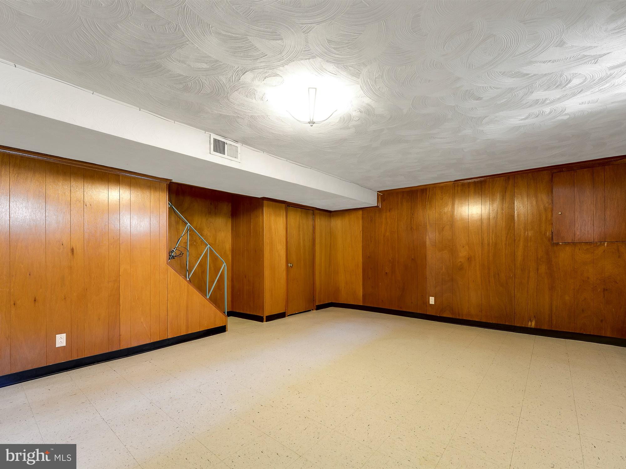 125 Juniper Road Havertown, PA 19083 - Photo 22 of 32 a view of an empty room