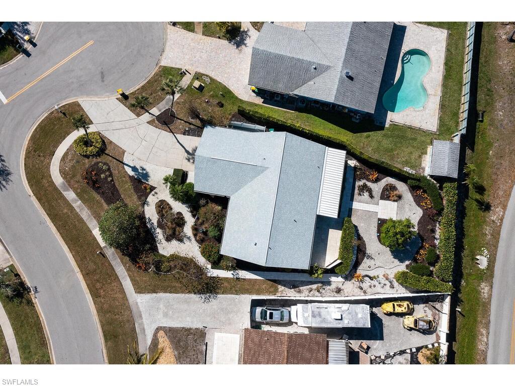 1036 Lake Shore Court Naples, FL 34103 - Photo 3 of 15 Bird's eye view