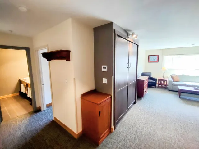 $139,000 | 228 East Mountain Road, Unit D GRAND HOTEL 150 II (STACKHOUSE), Killington, VT 05751