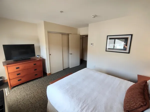 $139,000 | 228 East Mountain Road, Unit D GRAND HOTEL 150 II (STACKHOUSE), Killington, VT 05751