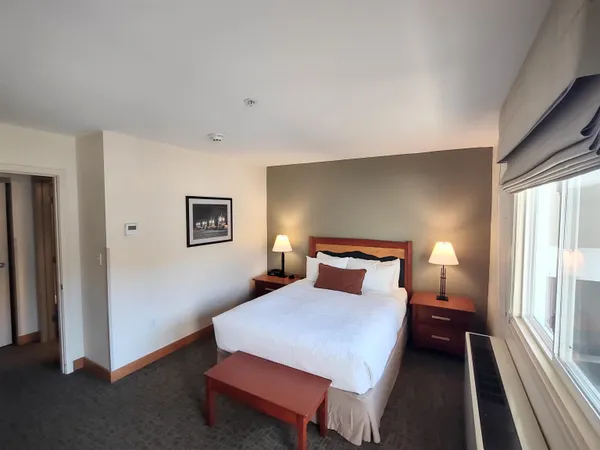 $139,000 | 228 East Mountain Road, Unit D GRAND HOTEL 150 II (STACKHOUSE), Killington, VT 05751