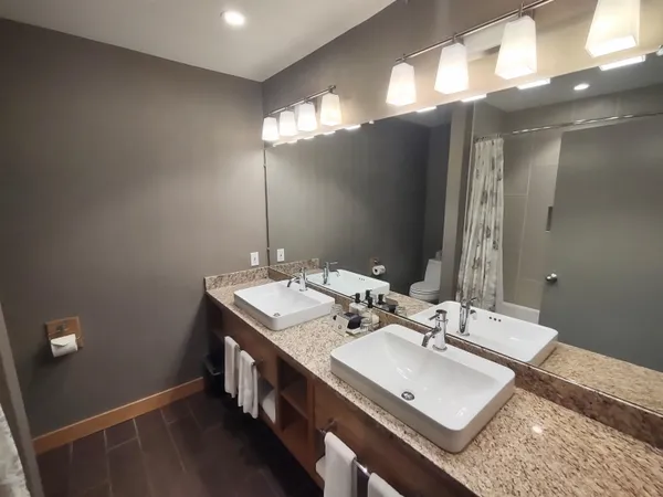 $139,000 | 228 East Mountain Road, Unit D GRAND HOTEL 150 II (STACKHOUSE), Killington, VT 05751