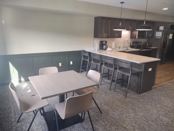 $139,000 | 228 East Mountain Road, Unit D GRAND HOTEL 150 II (STACKHOUSE), Killington, VT 05751