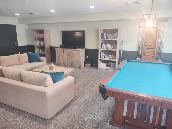 $139,000 | 228 East Mountain Road, Unit D GRAND HOTEL 150 II (STACKHOUSE), Killington, VT 05751