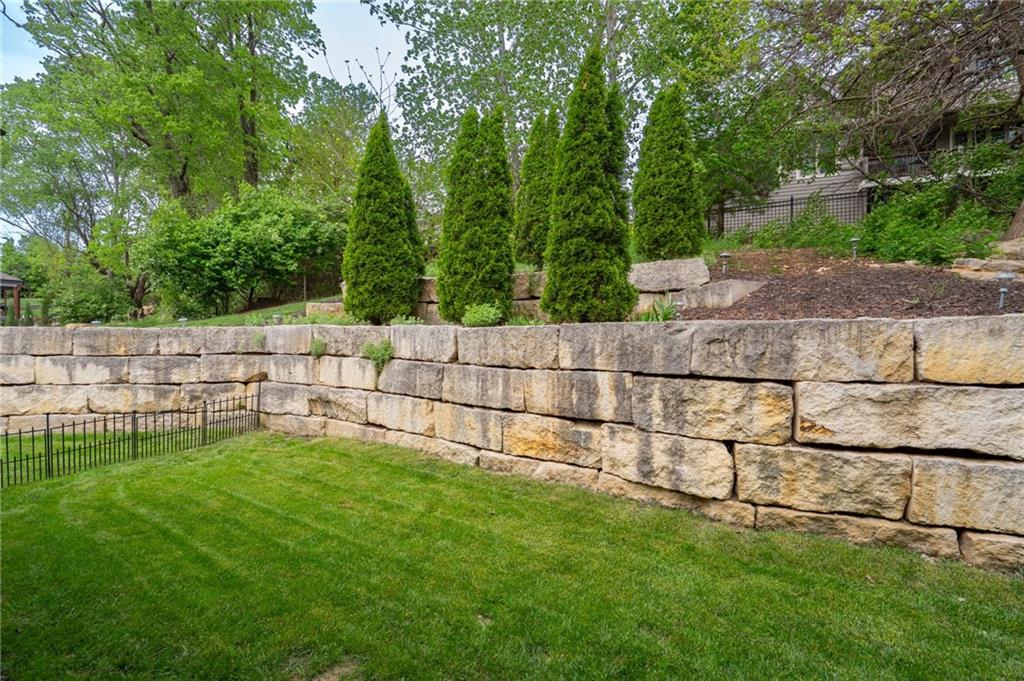 237 Landon Court Lawrence, KS 66049 - Photo 59 of 71