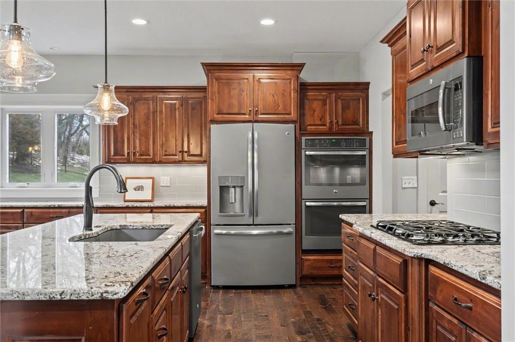 237 Landon Court Lawrence, KS 66049 - Photo 10 of 71