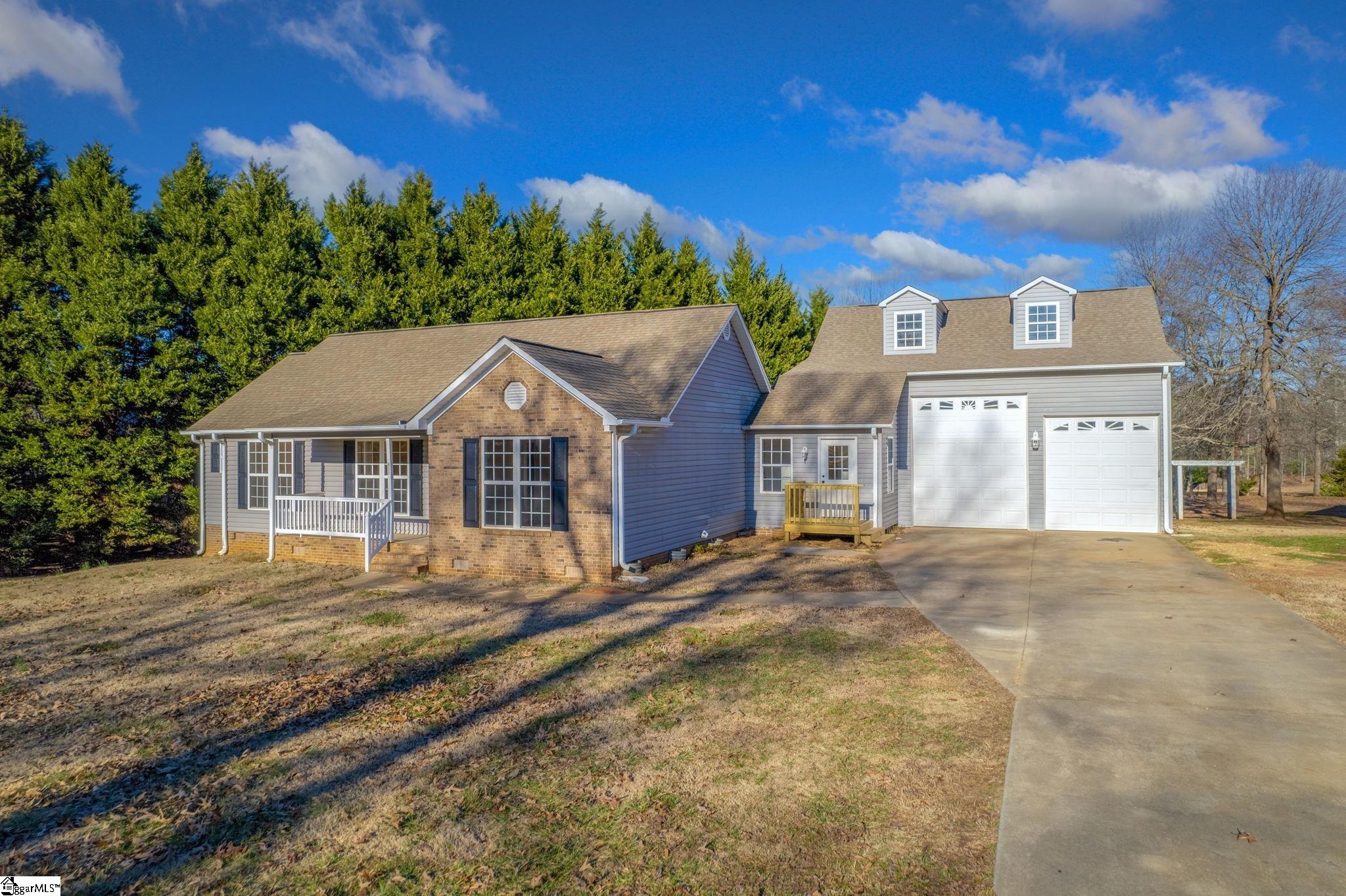 439 Sunburst Lane Inman, SC 29349 - Photo 4 of 36 Gallery Image 4