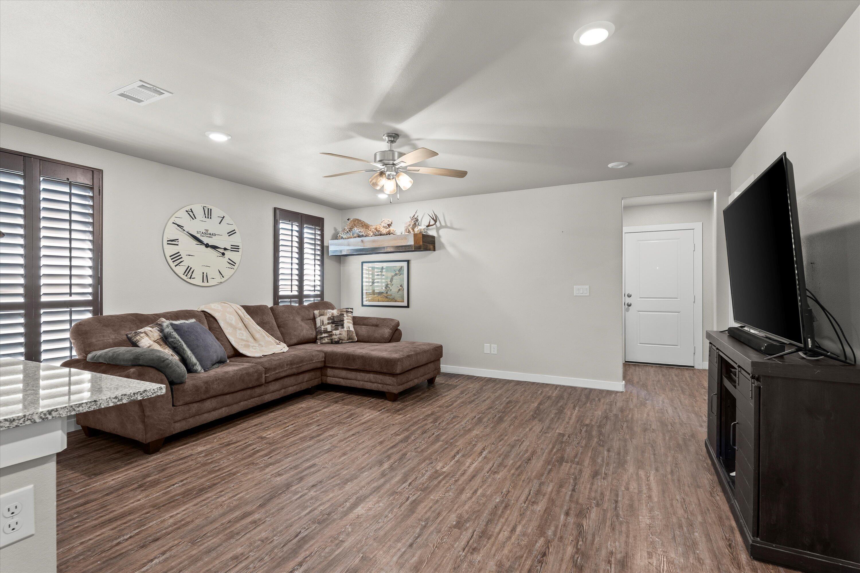 2015 134th Street Lubbock, TX 79423 - Photo 4 of 13 living room