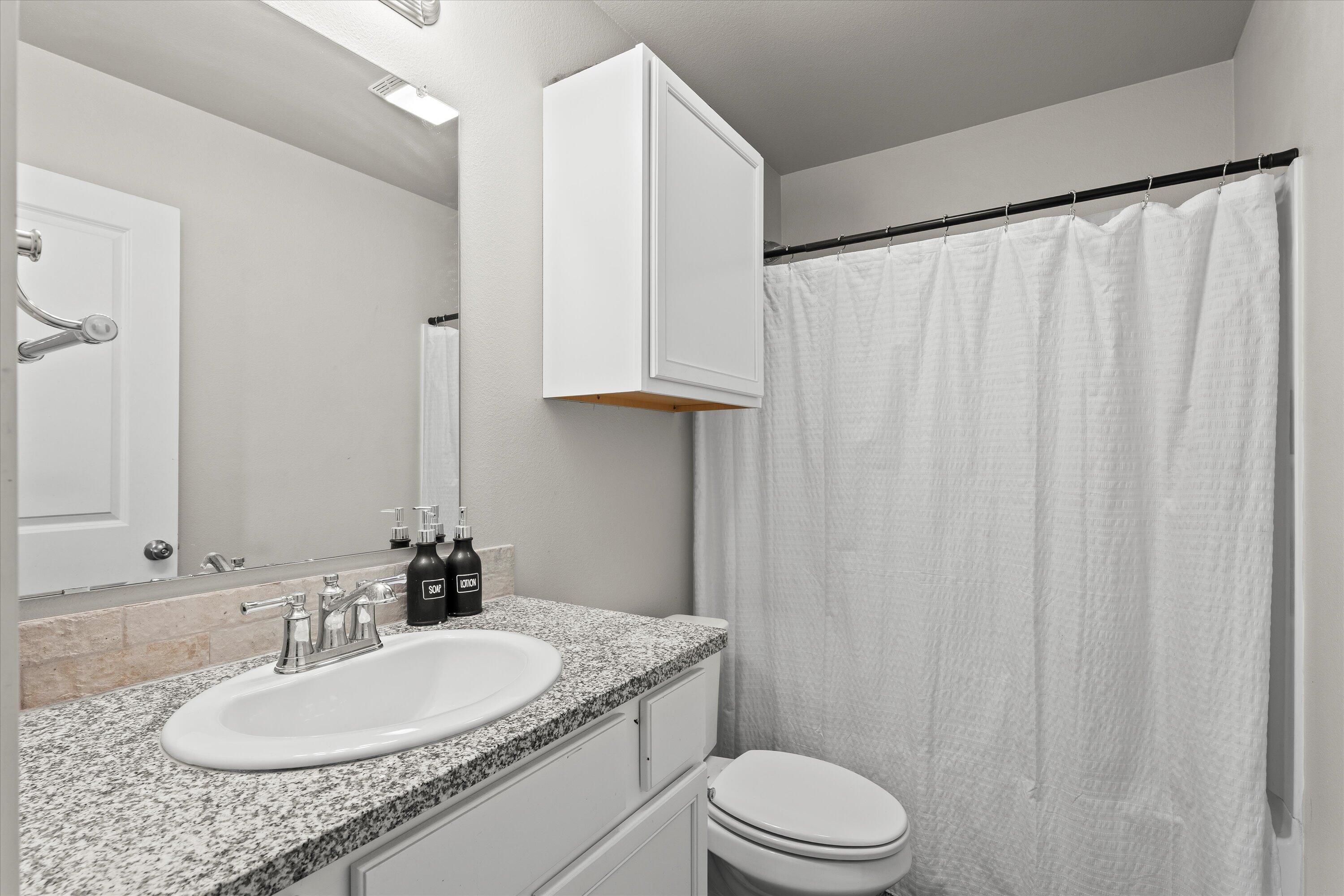 2015 134th Street Lubbock, TX 79423 - Photo 8 of 13 primary bathroom