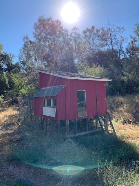 4919 Usona Road Mariposa, CA 95338 - Photo 17 of 38 Chicken COOP TO BOOT!!