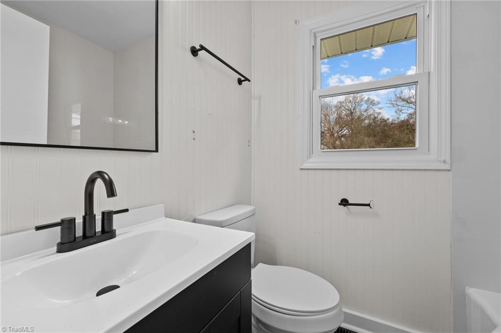 409 Walker Avenue Graham, NC 27253 - Photo 15 of 22